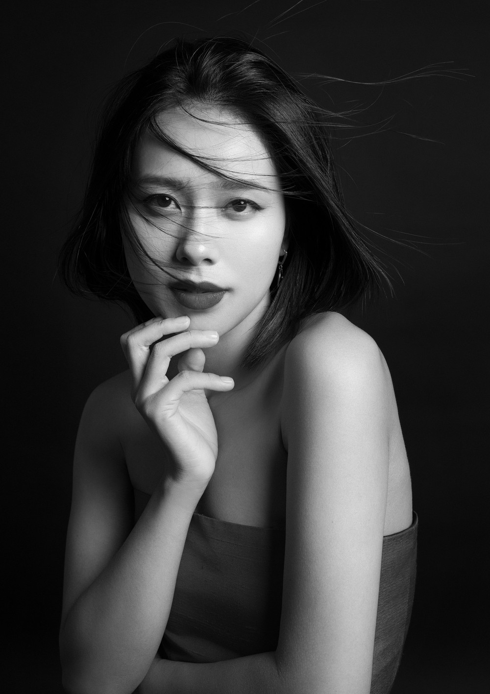 Hoàng Quyên tái xuất với hình ảnh nữ tính, ngọt ngào của người phụ nữ đang hạnh phúc - Ảnh 5.