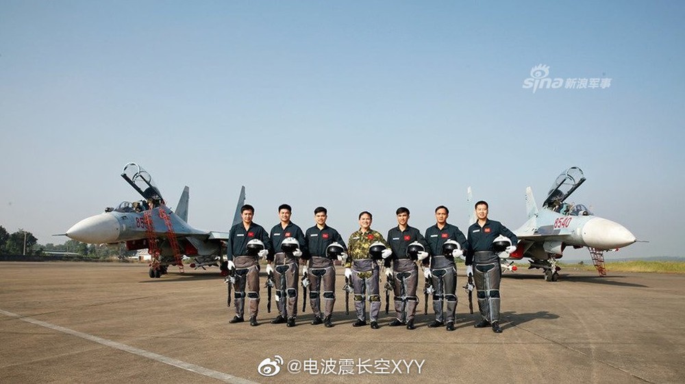 Báo Trung Quốc nói gì về tiêm kích Su-30MK2 hiện đại nhất của Không quân Việt Nam? - Ảnh 1.