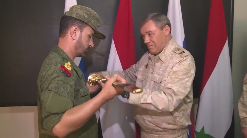 Tư lệnh biệt đội Hùm xám Sa mạc: Chiến tướng Syria được Tổng thống Putin mến mộ - Ảnh 4.