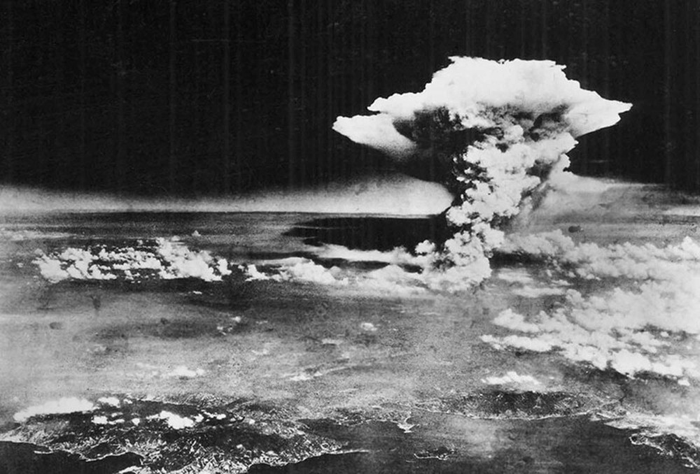 Ám ảnh cảnh trái ngược nhau ở Hiroshima trước và sau khi bị ném bom - Ảnh 7.