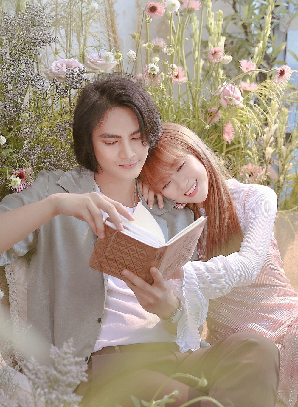 Đinh Hương ôm hôn tình cảm mỹ nam nổi tiếng Thái Lan trong MV mới - Ảnh 5.