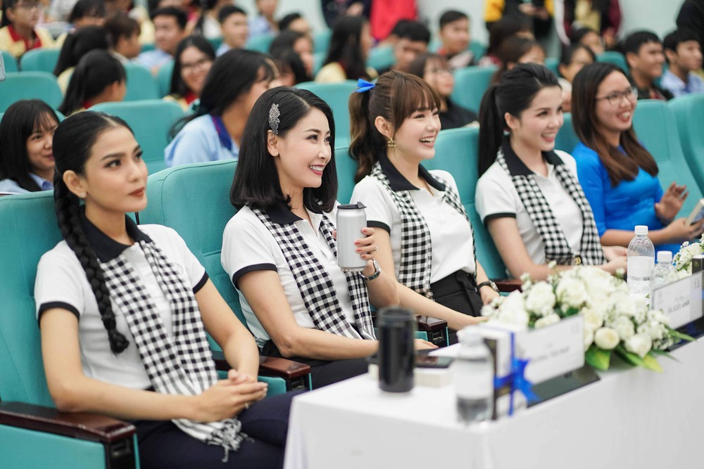 Hoa hậu Hà Kiều Anh: “Sách quý dạy nghĩ tích cực, sống năng lượng” - Ảnh 3.