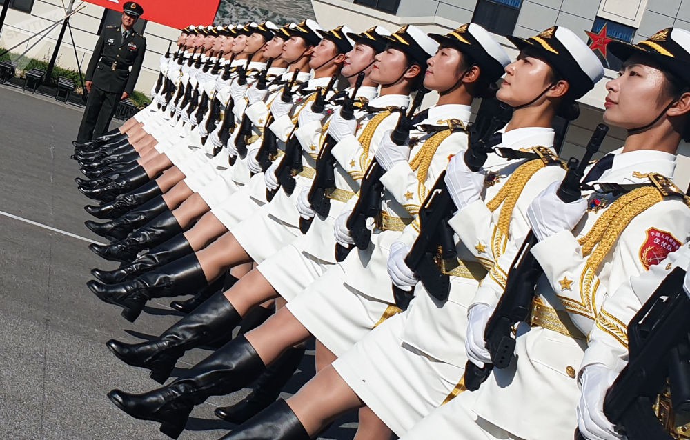 7 ngày qua ảnh: Nữ binh sĩ Trung Quốc tập duyệt binh mừng ngày Quốc khánh - Ảnh 3.