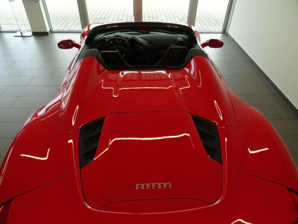 Ferrari 488 Spider màu đỏ hơn 20 tỷ đồng ở Hà Nội - Ảnh 4.