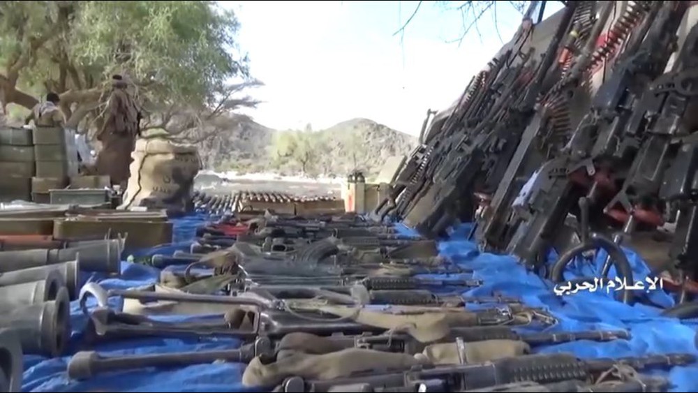 Houthi thắng lớn chưa từng có, bắt sống 2.000 lính Saudi - 2 tàu khu trục Mỹ chất đầy Tomahawk áp sát Syria - Ảnh 34.