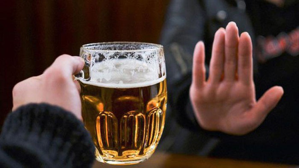Từ 1/1/2020: Cấm uống rượu bia khi lái xe, tăng lương tối thiểu vùng - Ảnh 1.