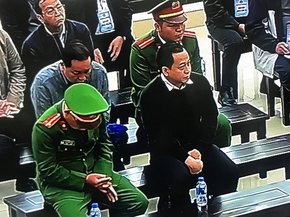 Phan Văn Anh Vũ bị tuyên 25 năm tù,  2 cựu Chủ tịch Đà Nẵng lĩnh 12 và 17 năm tù - Ảnh 5.