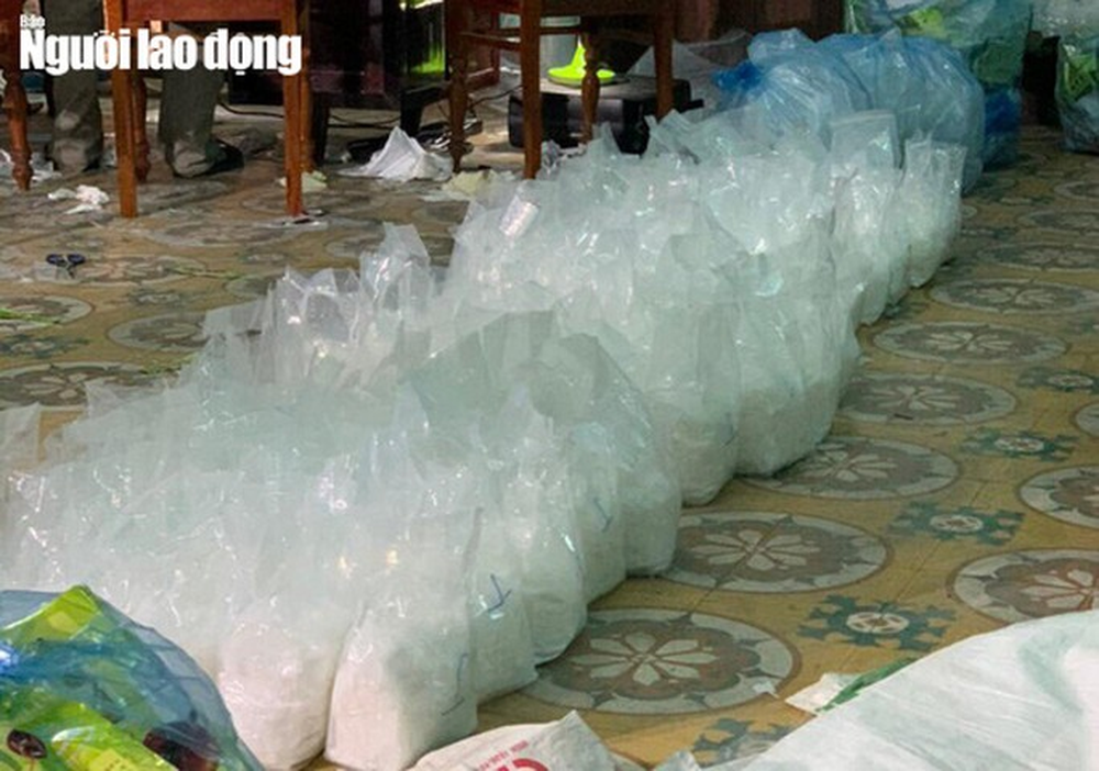 Truy nã tên tội phạm nguy hiểm Lầu A Hồng, vận chuyển 250kg ma túy - Ảnh 2.
