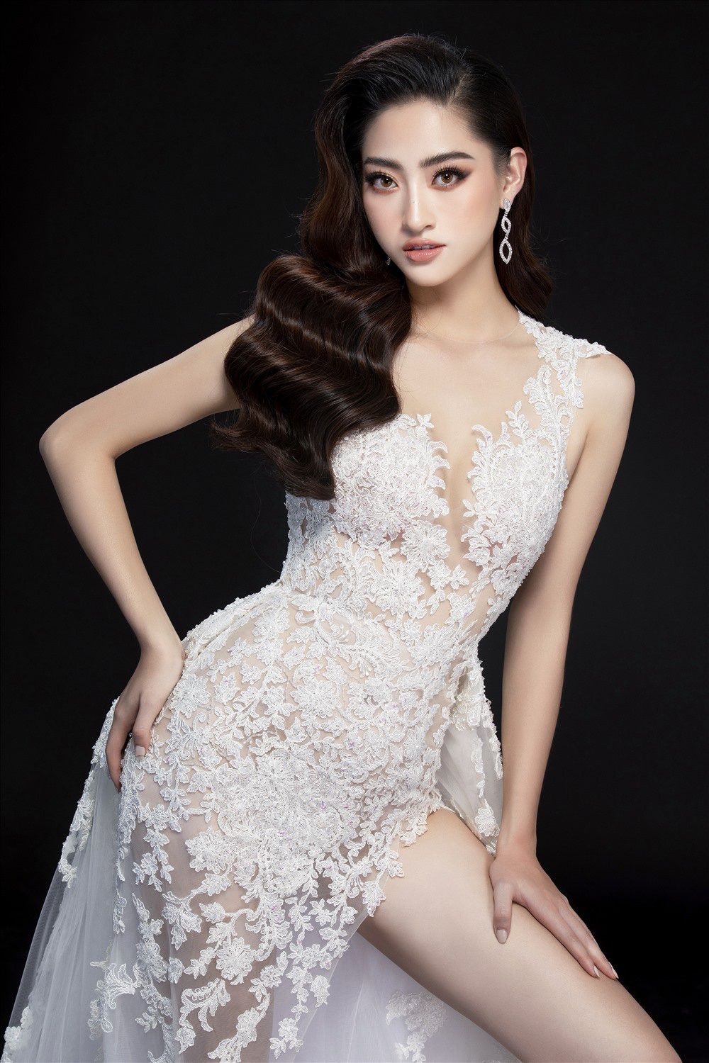 Hoa hậu Lương Thùy Linh: Số tiền lớn nhất tôi bỏ ra mua đồ chỉ là 1 triệu 8 cho một cái túi - Ảnh 4.