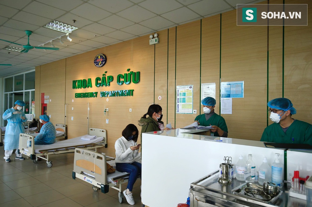 Bên trong phòng cách ly bệnh nhân có triệu chứng nhiễm virus Corona tại Hà Nội - Ảnh 3.