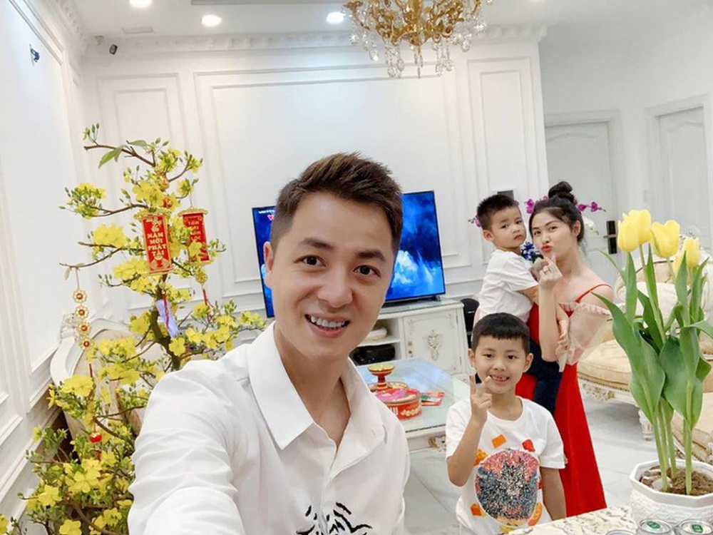 Đăng Khôi: Vợ tôi hay ghen, tôi ngồi nói chuyện với Dương Khắc Linh 5 phút thôi mà gọi Facetime liên tục - Ảnh 2.