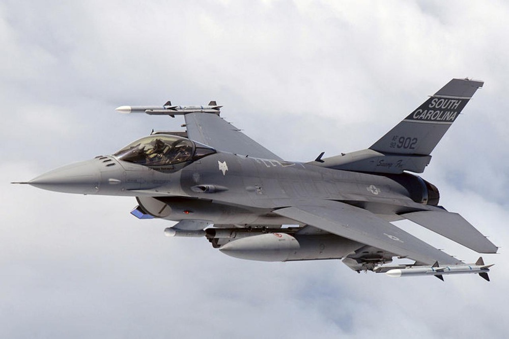Israel liên tiếp không kích Syria dễ như ăn kẹo: Vì sao S-300 vẫn không khai hỏa? - Ảnh 1.