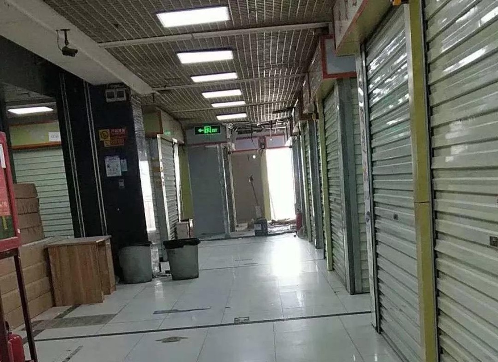 Chợ điện tử lớn nhất Trung Quốc đóng cửa vì COVID-19, thương nhân mò mẫm tìm cách sinh tồn - Ảnh 7.