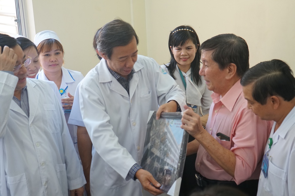 Bệnh nhân thứ 3 nhiễm corona ở Sài Gòn được chữa khỏi: Tôi từ chỗ chết trở về - Ảnh 5.
