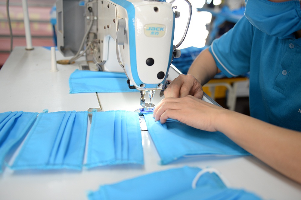 Đôi vợ chồng ở Hà Nội chi hơn 200 triệu đồng may 40.000 khẩu trang phát miễn phí - Ảnh 11.