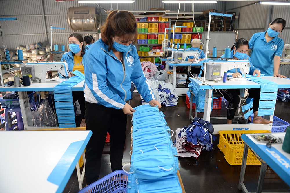 Đôi vợ chồng ở Hà Nội chi hơn 200 triệu đồng may 40.000 khẩu trang phát miễn phí - Ảnh 13.