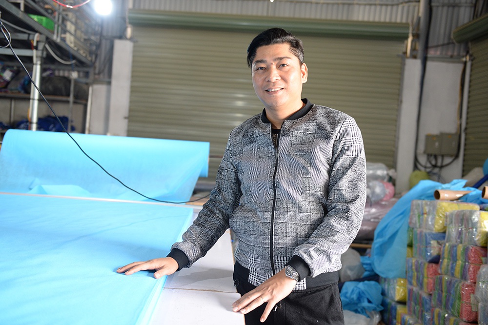 Đôi vợ chồng ở Hà Nội chi hơn 200 triệu đồng may 40.000 khẩu trang phát miễn phí - Ảnh 26.