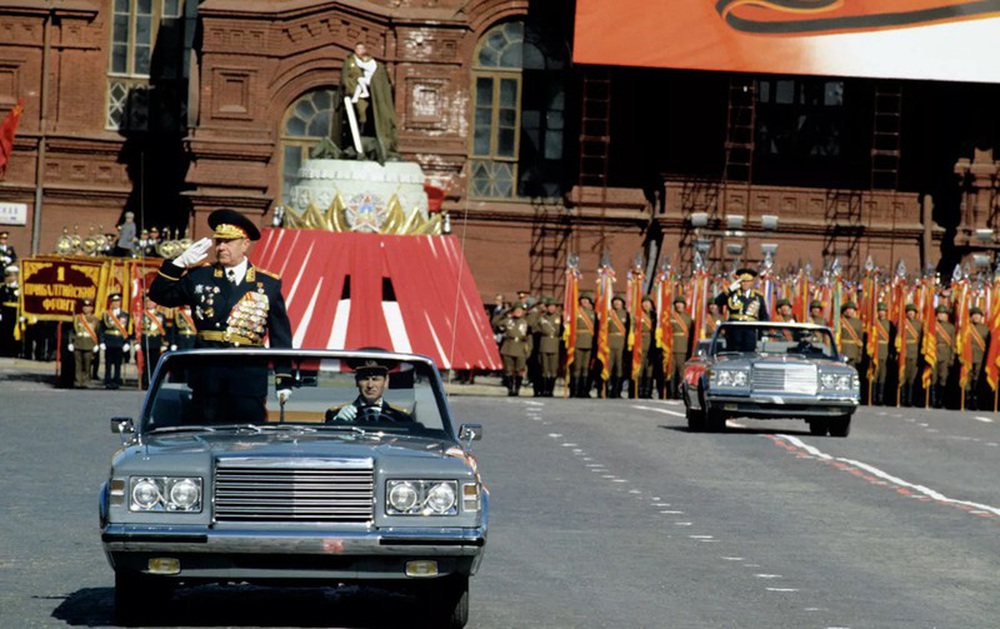 Những hình ảnh “đắt giá” của vị nguyên soái cuối cùng của Liên Xô - Ảnh 1.