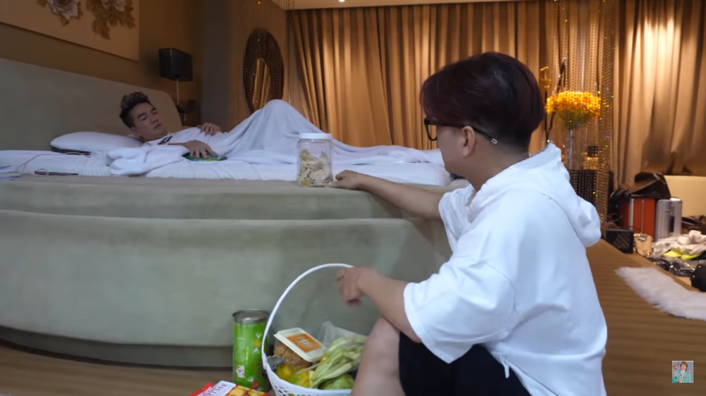 Vũ Hà xót xa khi Mr Đàm ốm nằm một chỗ: Mày đổ bệnh nhưng không một ai tới thăm mày! - Ảnh 3.
