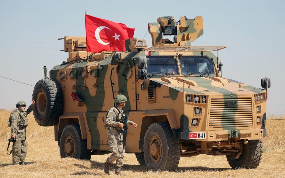 Phiến quân phản chủ đánh vỗ mặt QĐ Thổ Nhĩ Kỳ ở Syria: Liên minh do Mỹ lãnh đạo vỡ trận - Ảnh 2.