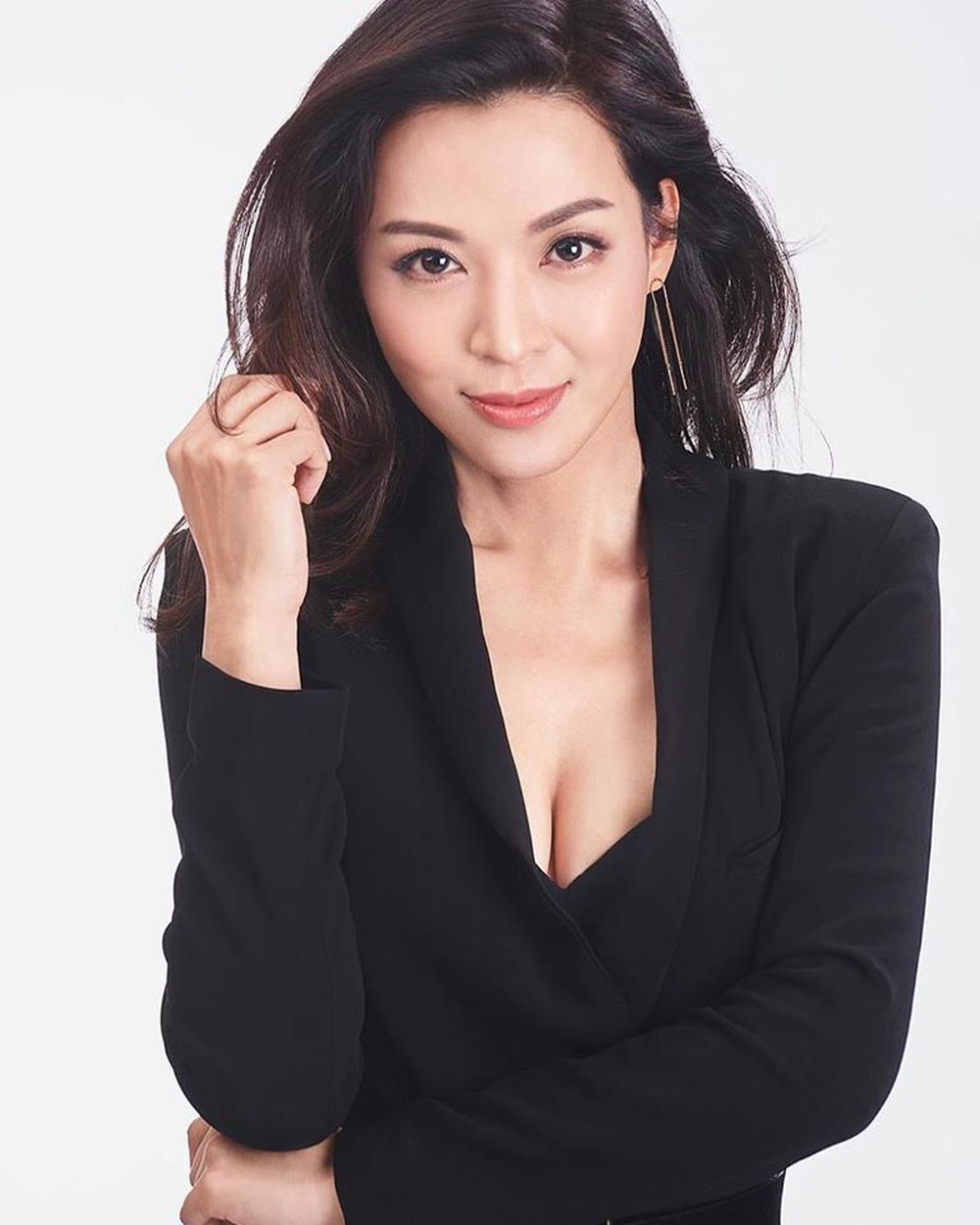 Hoa hậu châu Á nổi danh TVB ly dị vì hôn nhân thiếu lửa, tuổi U50 vẫn sở hữu nhan sắc nóng bỏng  - Ảnh 8.