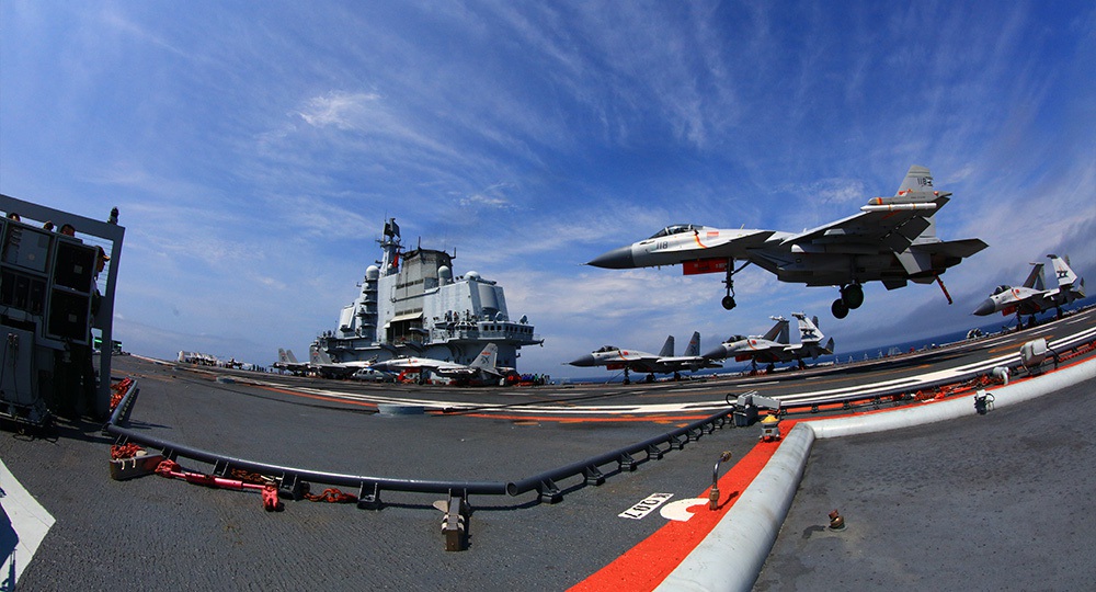 Biên đội tàu sân bay Trung Quốc vừa thiếu, vừa yếu: Đối đầu Hải quân Mỹ sẽ là thảm họa! - Ảnh 1.