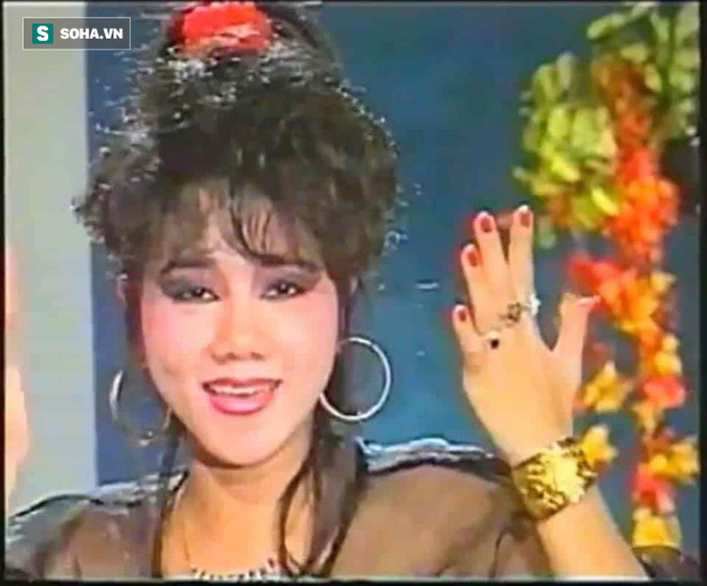 Nữ ca sĩ đầu tiên xỏ khuyên tai 5 lỗ, nhẫn đeo 10 ngón tay và scandal khủng khiếp ở Sài Gòn - Ảnh 4.
