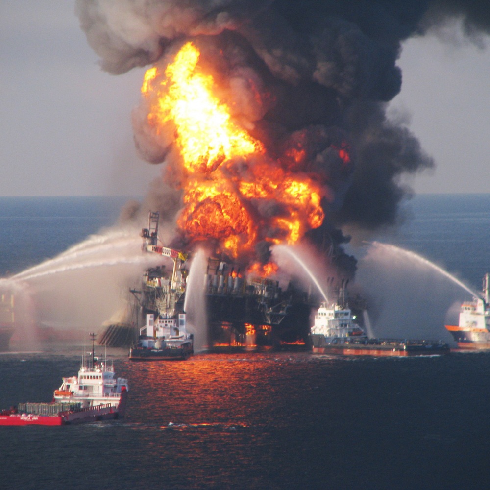 Thảm kịch tràn dầu tàn khốc nhất lịch sử Mỹ: Hàng chục tỷ USD cũng không khâu nổi vết thương của biển - Ảnh 1.