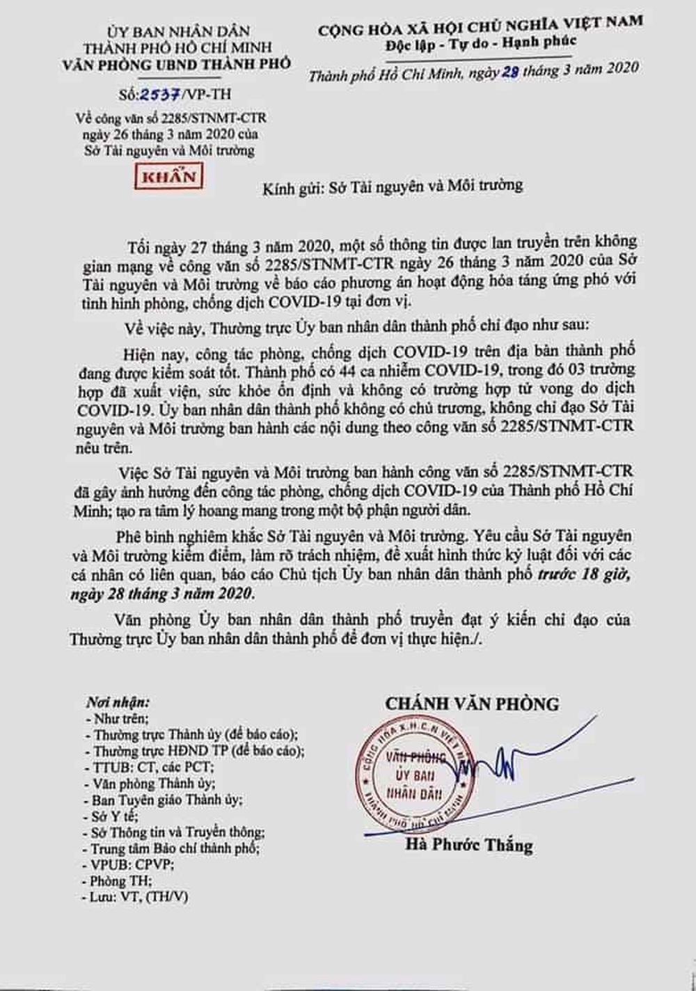 PGĐ Sở Tài Nguyên Môi trường TPHCM bị khiển trách vì văn bản hỏa táng - Ảnh 1.