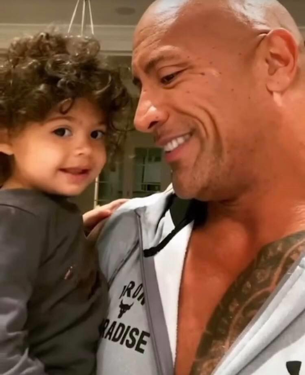 The Rock: The Hollywood giant and the small moments of surprise in front of his wife and children - Photo 15.