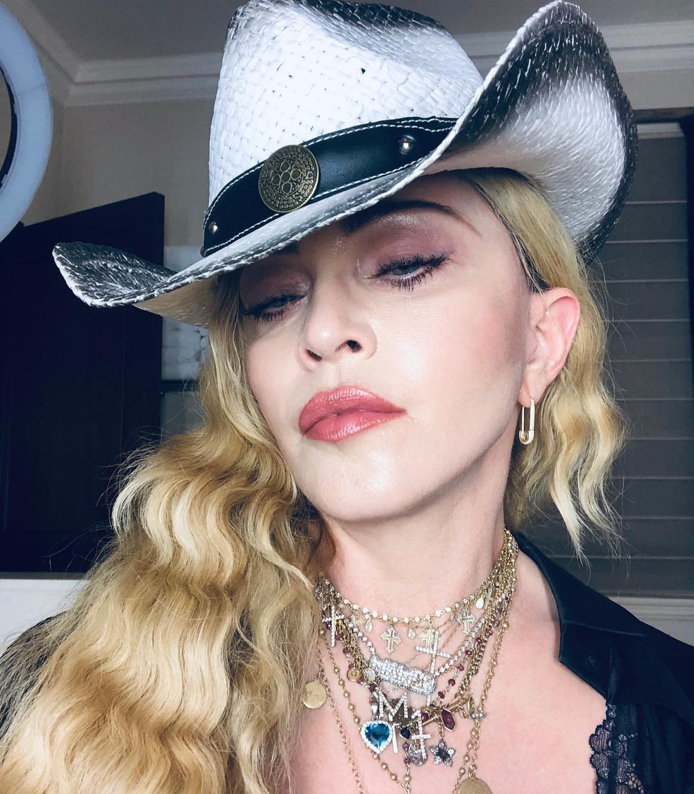 Madonna's beauty at age 62 and love story with a pilot 36 years younger - Photo 8.