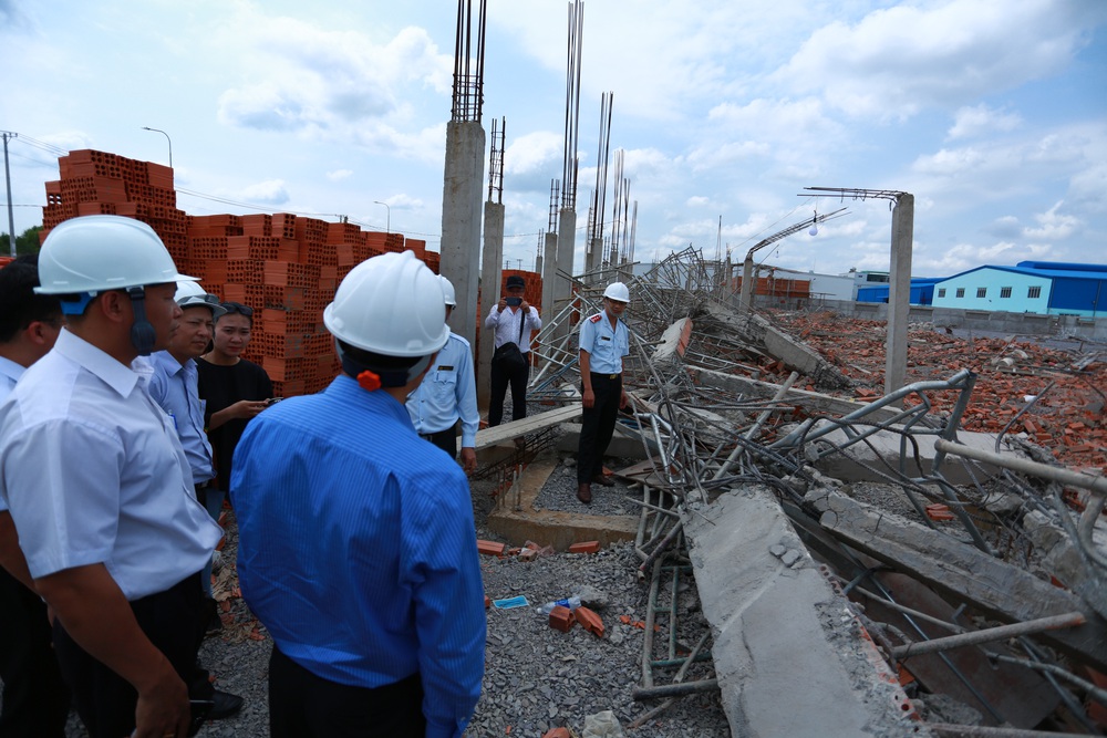 [ẢNH] Toàn cảnh vụ sập bức tường 100 m khiến 10 người tử vong tại Đồng Nai - Ảnh 6.