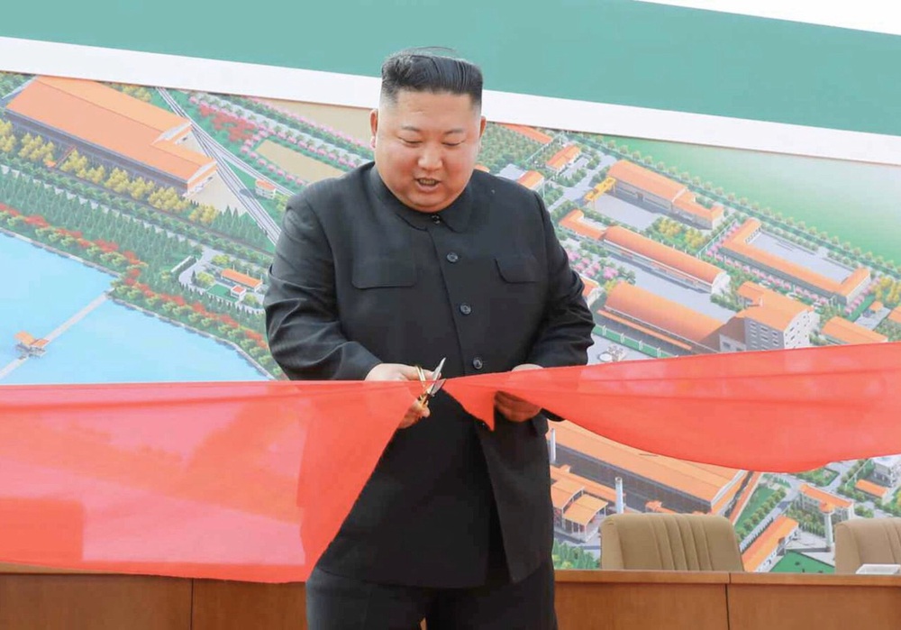Báo Nga, Mỹ phát hiện một số điểm đặc biệt trong loạt ảnh tái xuất của Chủ tịch Triều Tiên Kim Jong-un - Ảnh 1.
