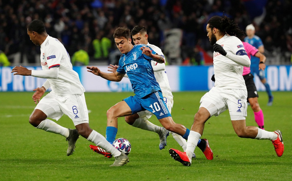 Ligue 1 căng thẳng, Lyon đâm đơn kiện có giá 900 triệu euro