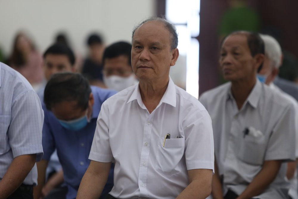Cựu Chủ tịch Đà Nẵng Trần Văn Minh đề nghị mời Chủ tịch Huỳnh Đức Thơ tới tòa để làm rõ một số vấn đề - Ảnh 2.