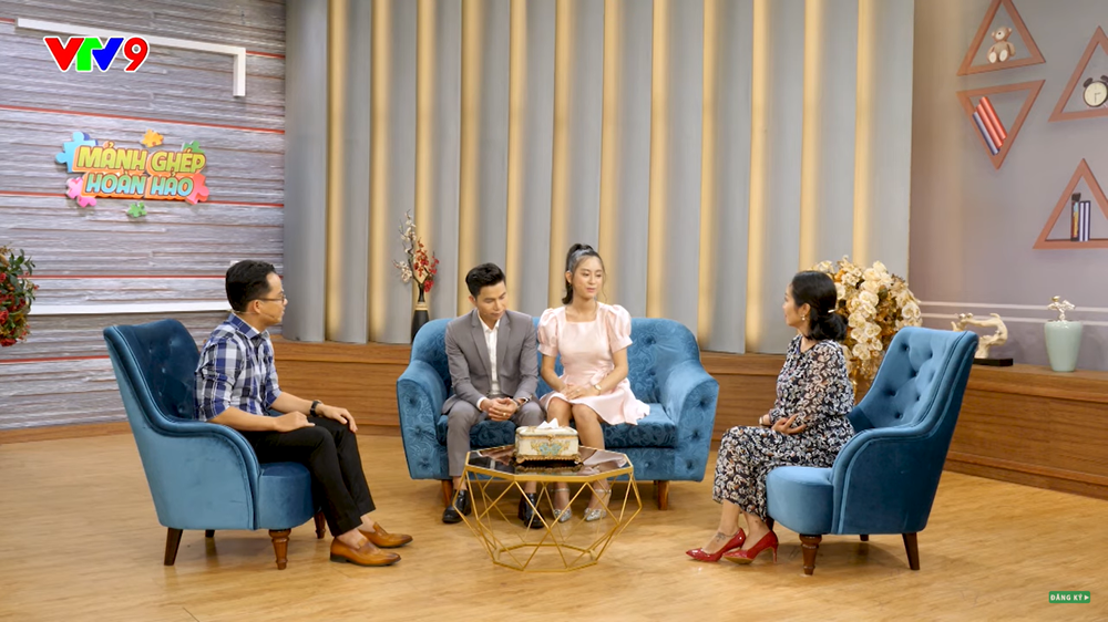 MC Tấn An nói về vợ kém 14 tuổi: Đi diễn về, tôi phải dọn dẹp, giặt đồ, cơm nước cho vợ, vợ không làm gì hết - Ảnh 4.