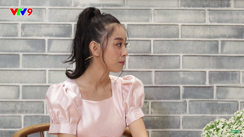 MC Tấn An nói về vợ kém 14 tuổi: Đi diễn về, tôi phải dọn dẹp, giặt đồ, cơm nước cho vợ, vợ không làm gì hết - Ảnh 5.