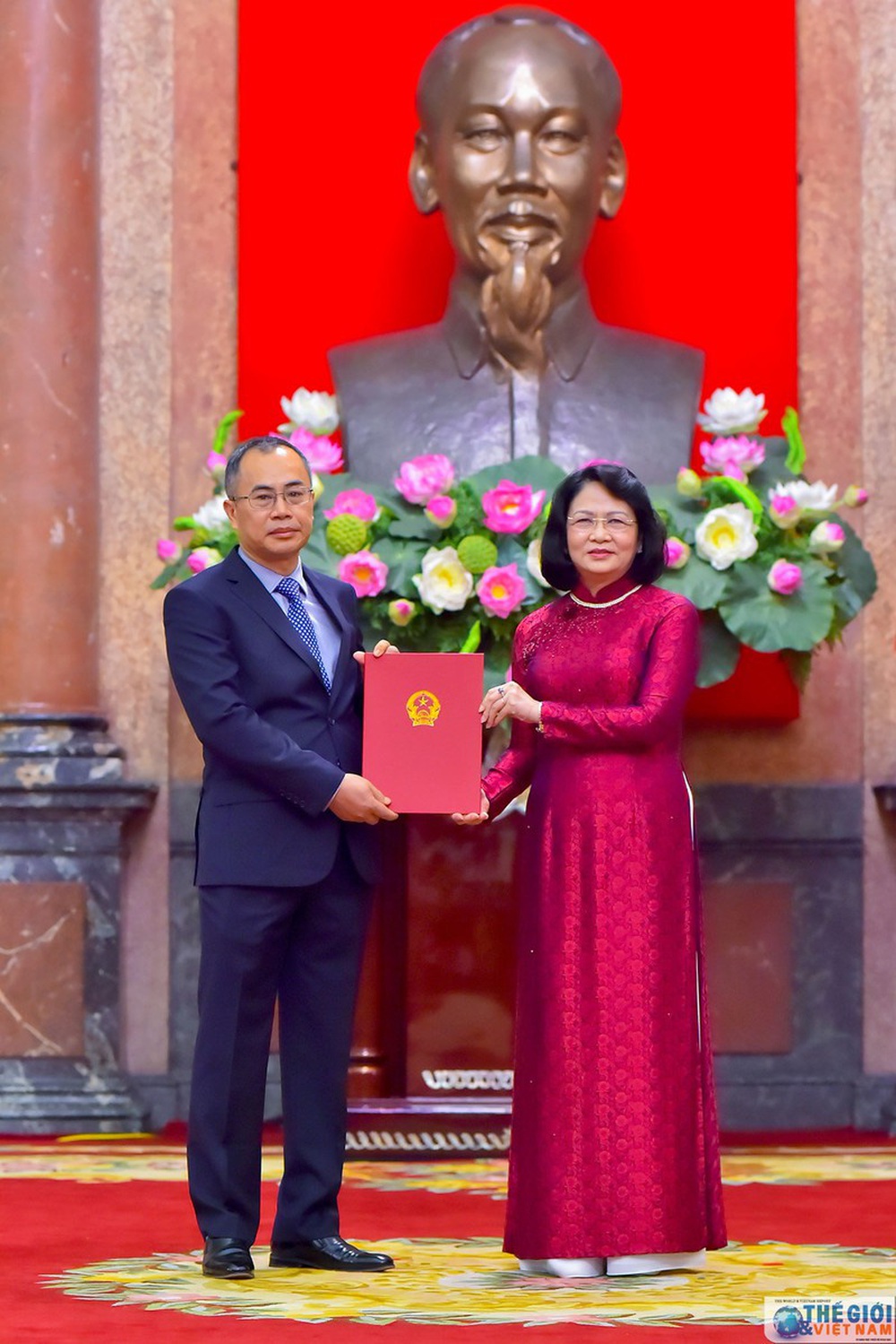 Chân dung 12 Đại sứ mới được Chủ tịch nước bổ nhiệm - Ảnh 5.