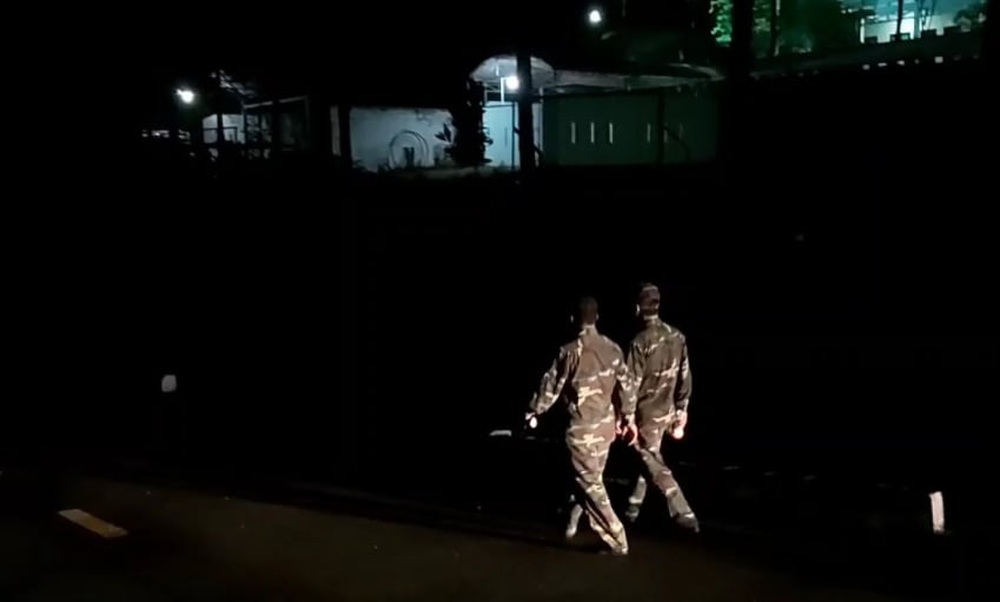 Trắng đêm truy bắt trên núi Hải Vân, kẻ vượt tù quân sự vẫn đang lẩn trốn - Ảnh 7.