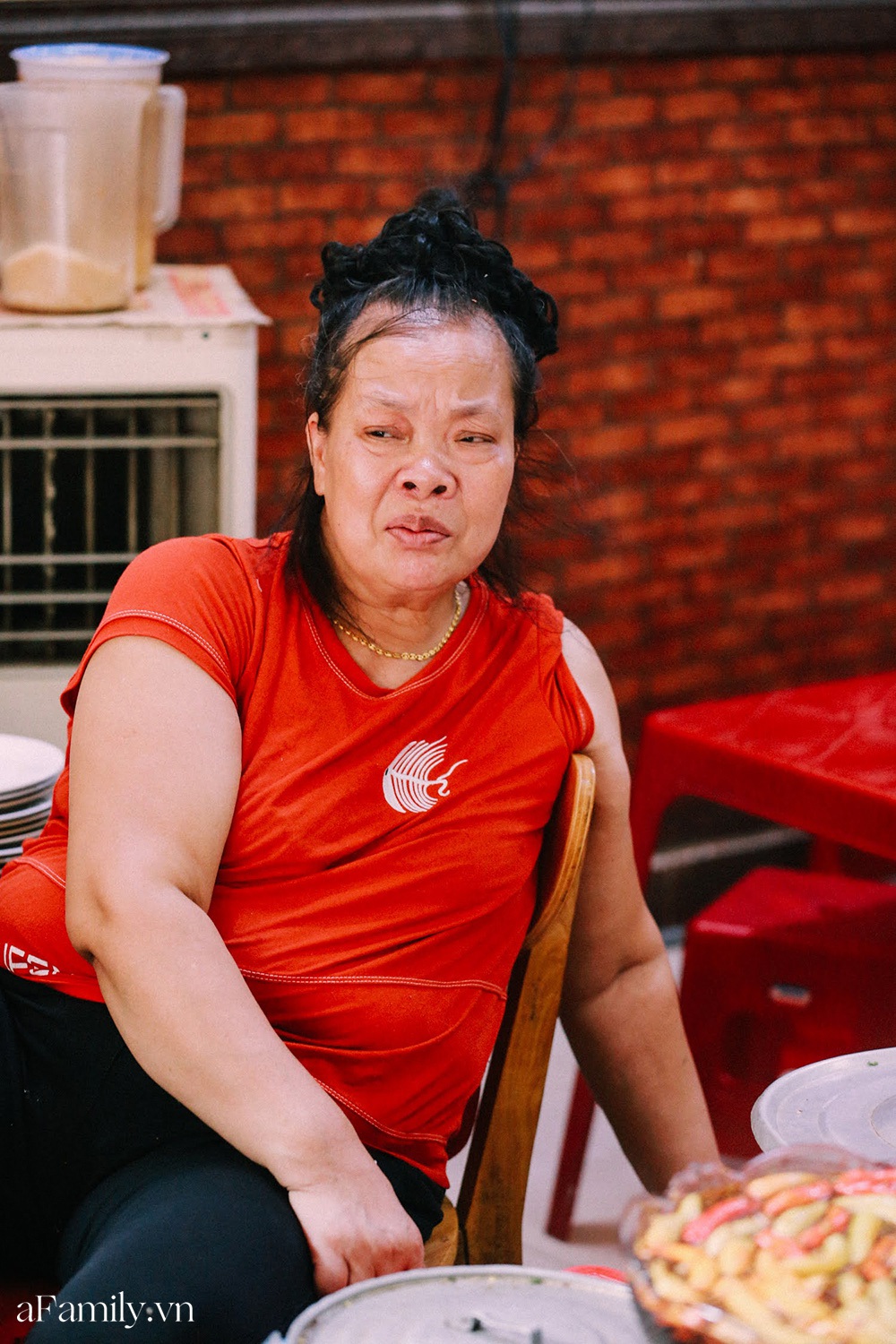 Sau màn xuất hiện trên CNN mà vẫn chửi không nể nang, bà Thảo hàng bún Ngô Sĩ Liên gần đây bỗng hiền đến lạ và lời tâm sự gây choáng của chính bà chủ thương hiệu “bún chửi” - Ảnh 5.