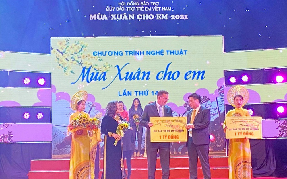 Sơn Toa Việt Nam và chương trình mang mùa xuân yêu thương cho các em nhỏ