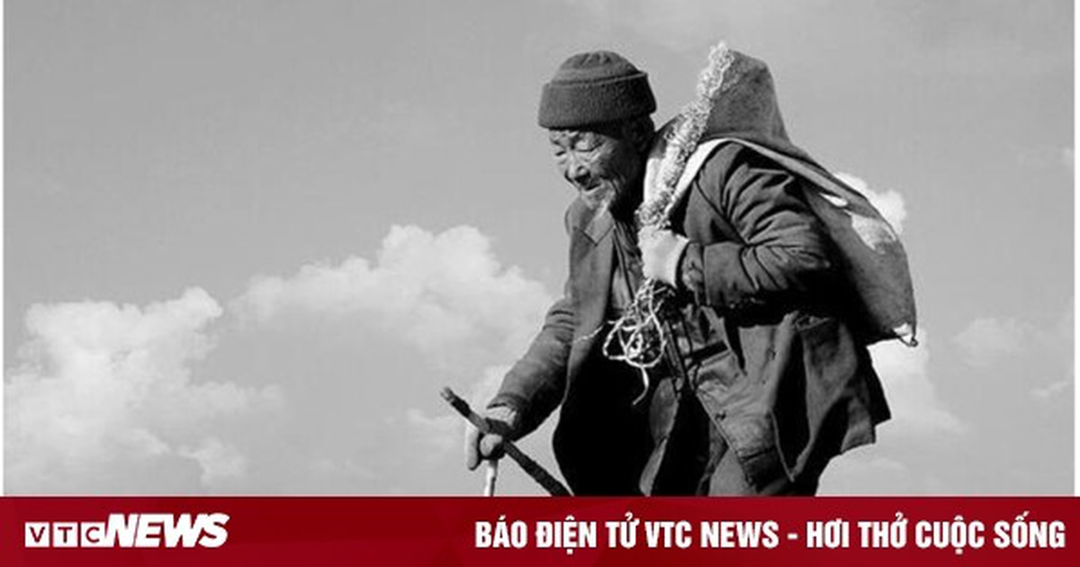 Bán 'đống giẻ rách' 60 nghìn đồng, ngã ngửa khi biết giá trị thực 1.400 ...