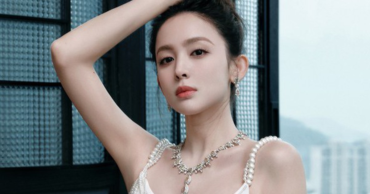 Vì sao Cổ Lực Na Trát luôn bị chê là người đẹp não rỗng?