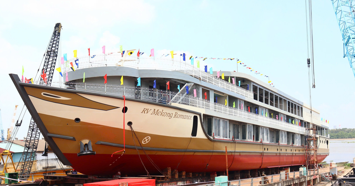 Việt Nam vừa có thêm siêu tàu 100 tỷ đồng được hạ thủy, dài hơn 93m, rộng 14m, cao 3 tầng: Thiết kế như "khách sạn nổi", hành trình dự kiến xuyên sang 1 nước láng giềng