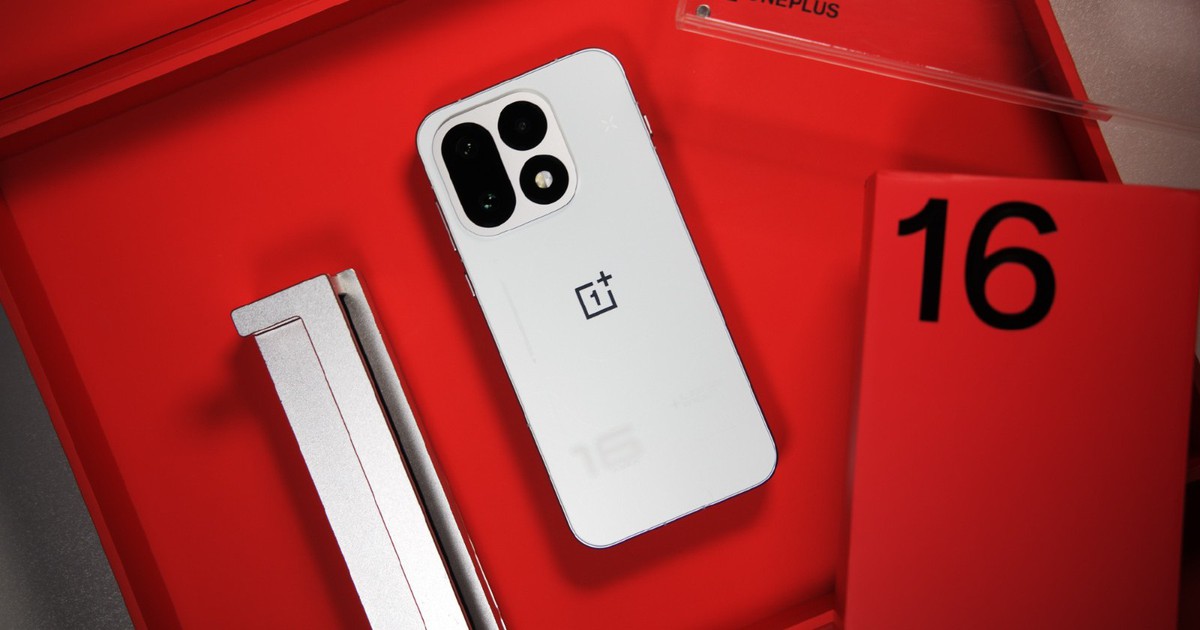 OnePlus 16 ra mắt: Snapdragon 8 Elite Extreme Gen 6, pin 9000mAh, màn hình 185Hz, camera 200 "chấm" mà giá chỉ từ hơn 20 triệu