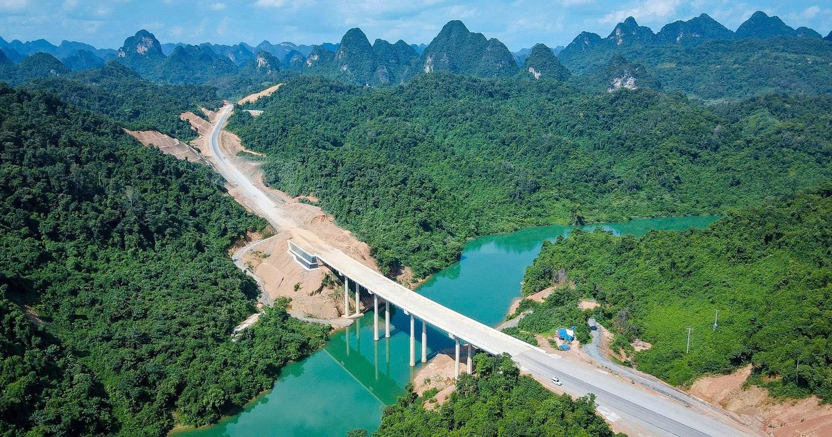 Đầu tư, thi công, quản lý vận hành 64km hầm cầu, 845km cao tốc và quốc lộ, 7 cầu cấp đặc biệt... Đèo Cả lãi 564 tỷ đồng sau 9 tháng