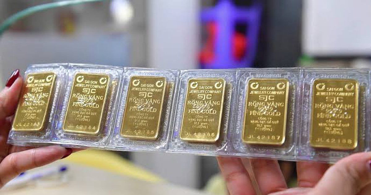 Giá vàng rớt thê thảm, chỉ những người mua vào thời điểm đặc biệt này trong 1 năm qua mới có lãi