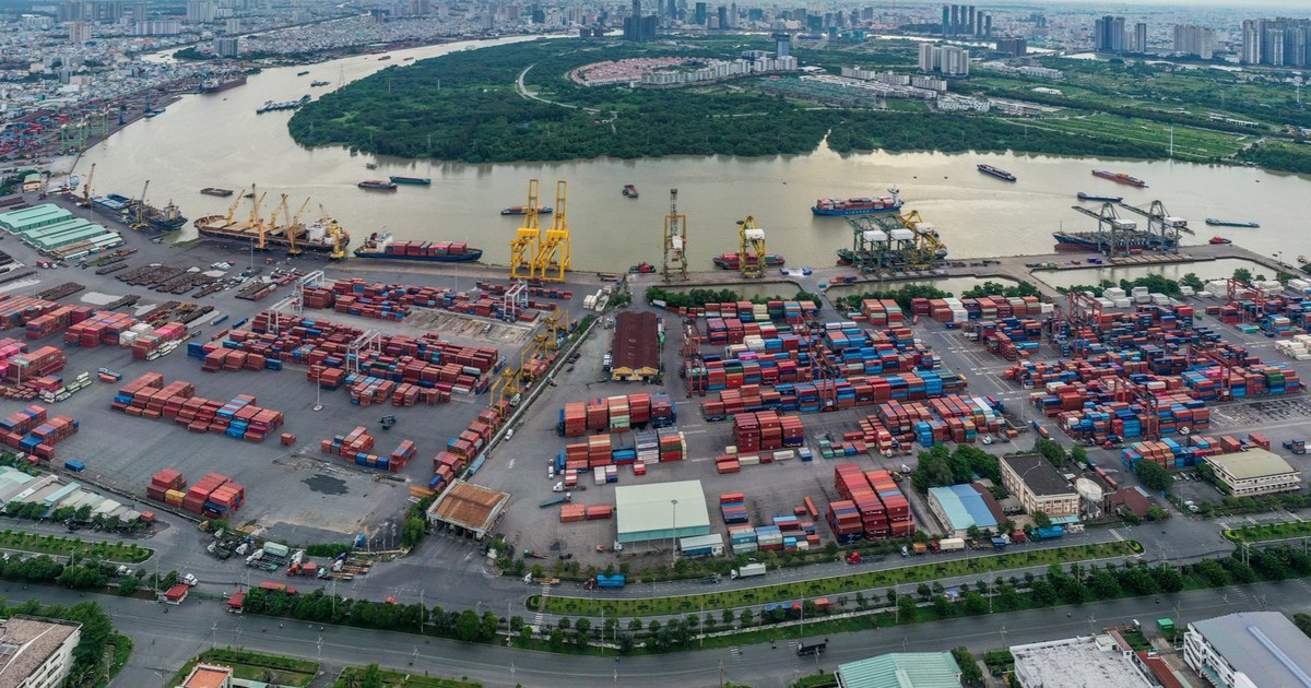 Tập đoàn 3,2 triệu tỷ đồng đứng sau Maersk thâu tóm cổ phần cảng container rộng 20 ha ở TP.HCM từ tay người Nhật
