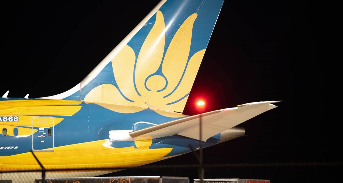 Cái đuôi máy bay Việt Nam khiến người Canada trầm trồ: Được khen đẹp nhất trong những chiếc Boeing 787-9 từng nhìn thấy