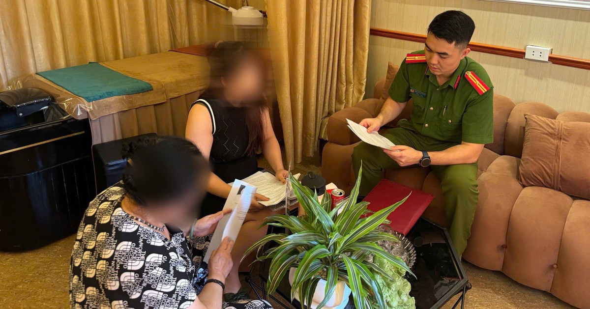 Công an kiểm tra đột xuất nhiều cơ sở xoa bóp, massage